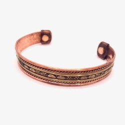 Bracelet de cuivre avec aimants et motifs en relief