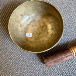 Bol chantant ancien de l'Orissa 365g Note Ré