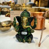 🐘Connaissez vous Ganesh ? 

🧎Il est le dieu de la sagesse, de l’intelligence, de l’éducation et de la prudence, le patron des écoles et des travailleurs du savoir.

🏡Il protège la famille et le foyer.

👁️C’est le dieu qui lève les obstacles des illusions et de l'ignorance.

🧘Dans l'hindouisme, Ganesh, connu aussi sous des noms tels que Ganapati, Ekadanta, Vinayaka, Heramba, etc., est le dieu à tête d'éléphant. Protecteur du foyer, celui que l'on invoque avant toute entreprise.

🌟Cette statuette de Ganesh est disponible sur Jokat.net avec de nombreuses autres, mais aussi jusqu’au lundi 2 octobre au stand B30-C31 du salon zen de paris !